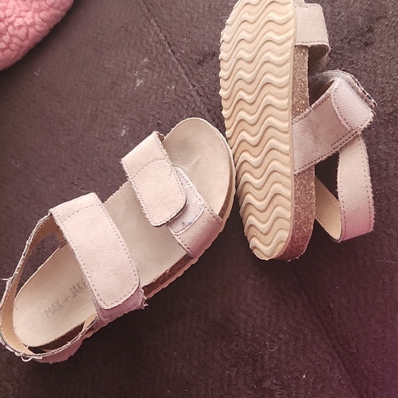 Sandals - Picture 4 of 4